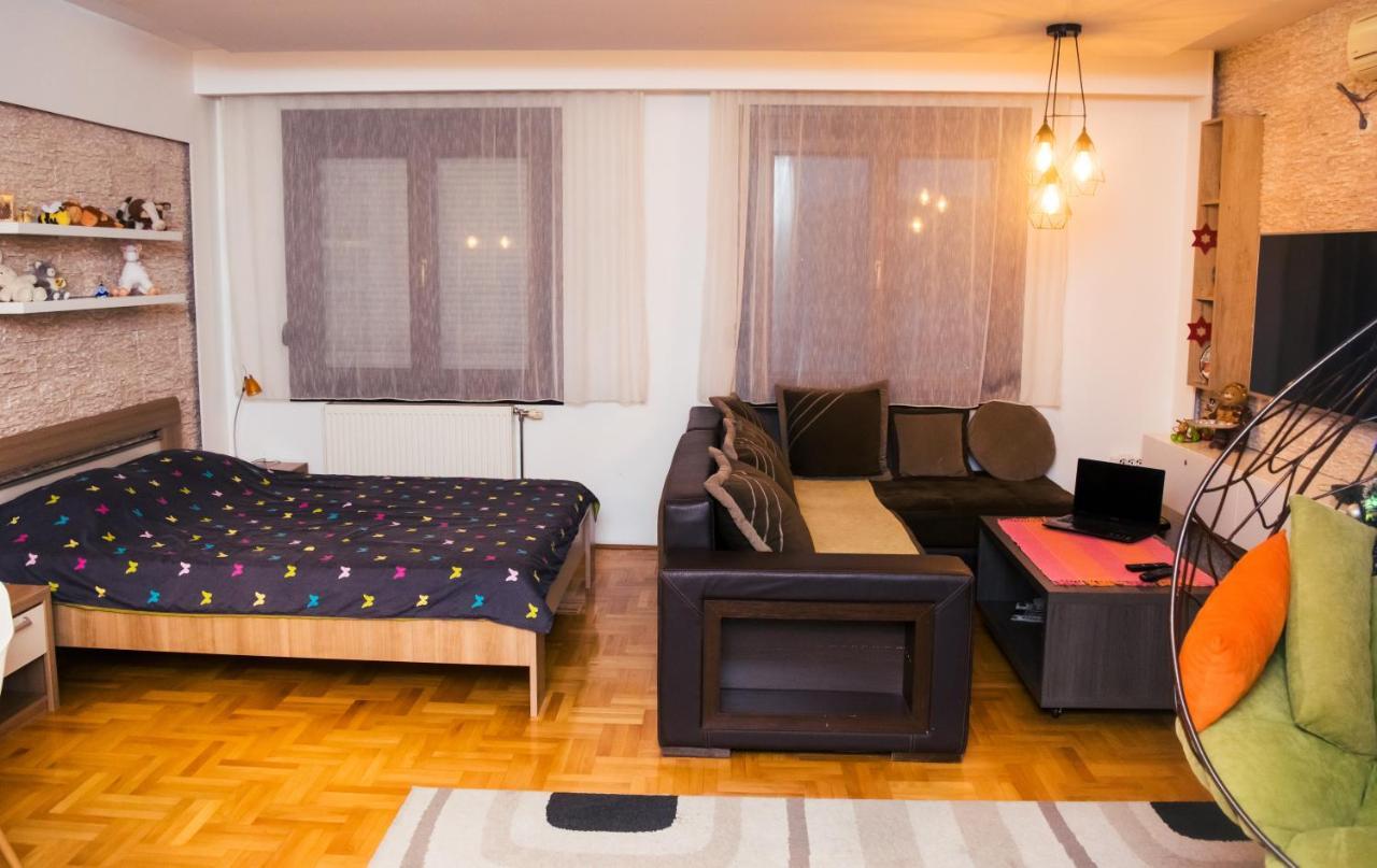 Apartment Aleksija Nis Luaran gambar