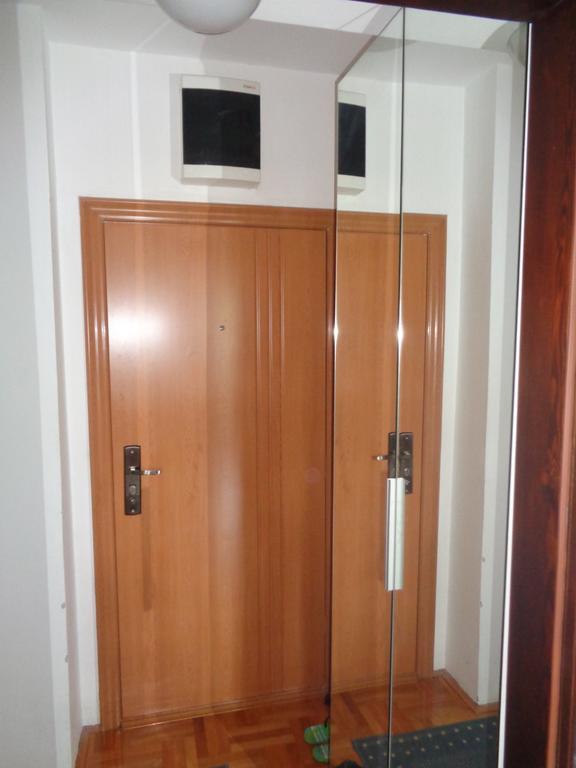 Apartment Aleksija Nis Luaran gambar