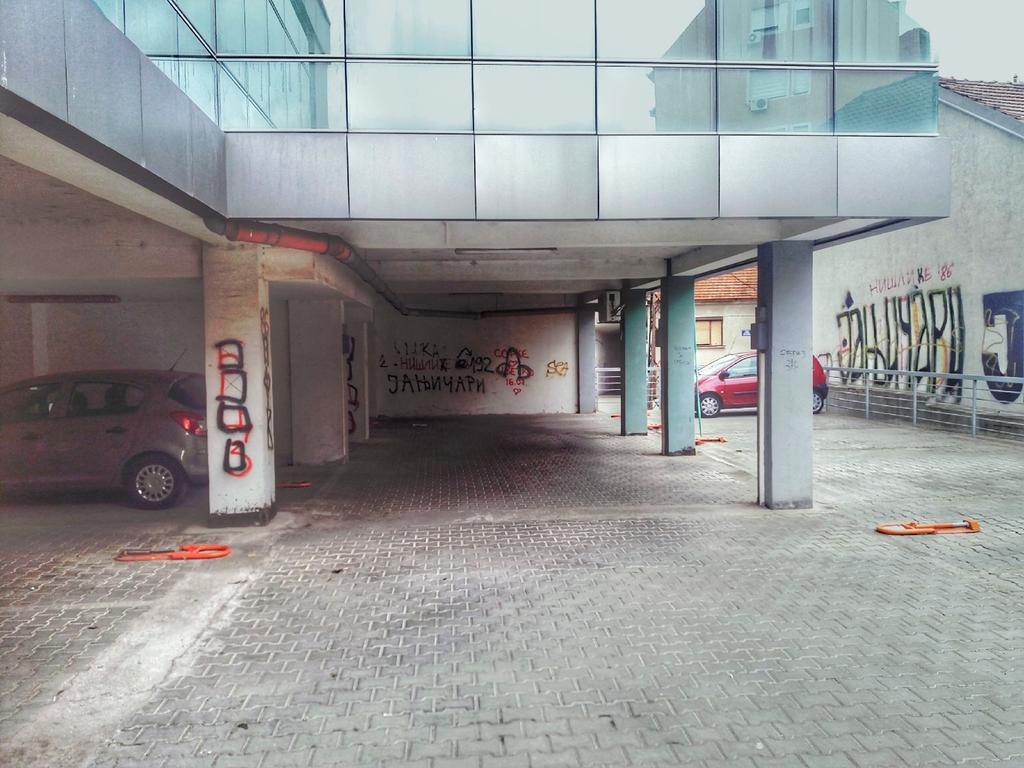 Apartment Aleksija Nis Luaran gambar