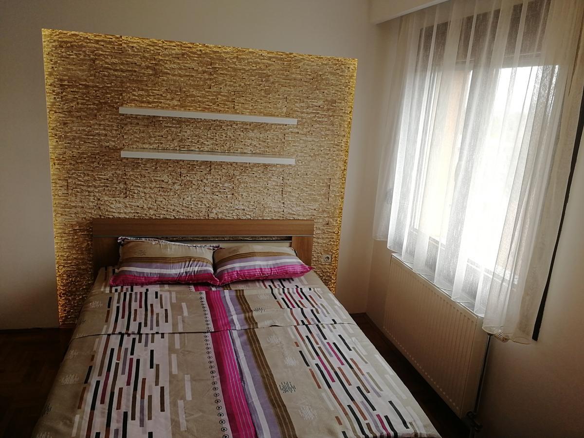 Apartment Aleksija Nis Luaran gambar
