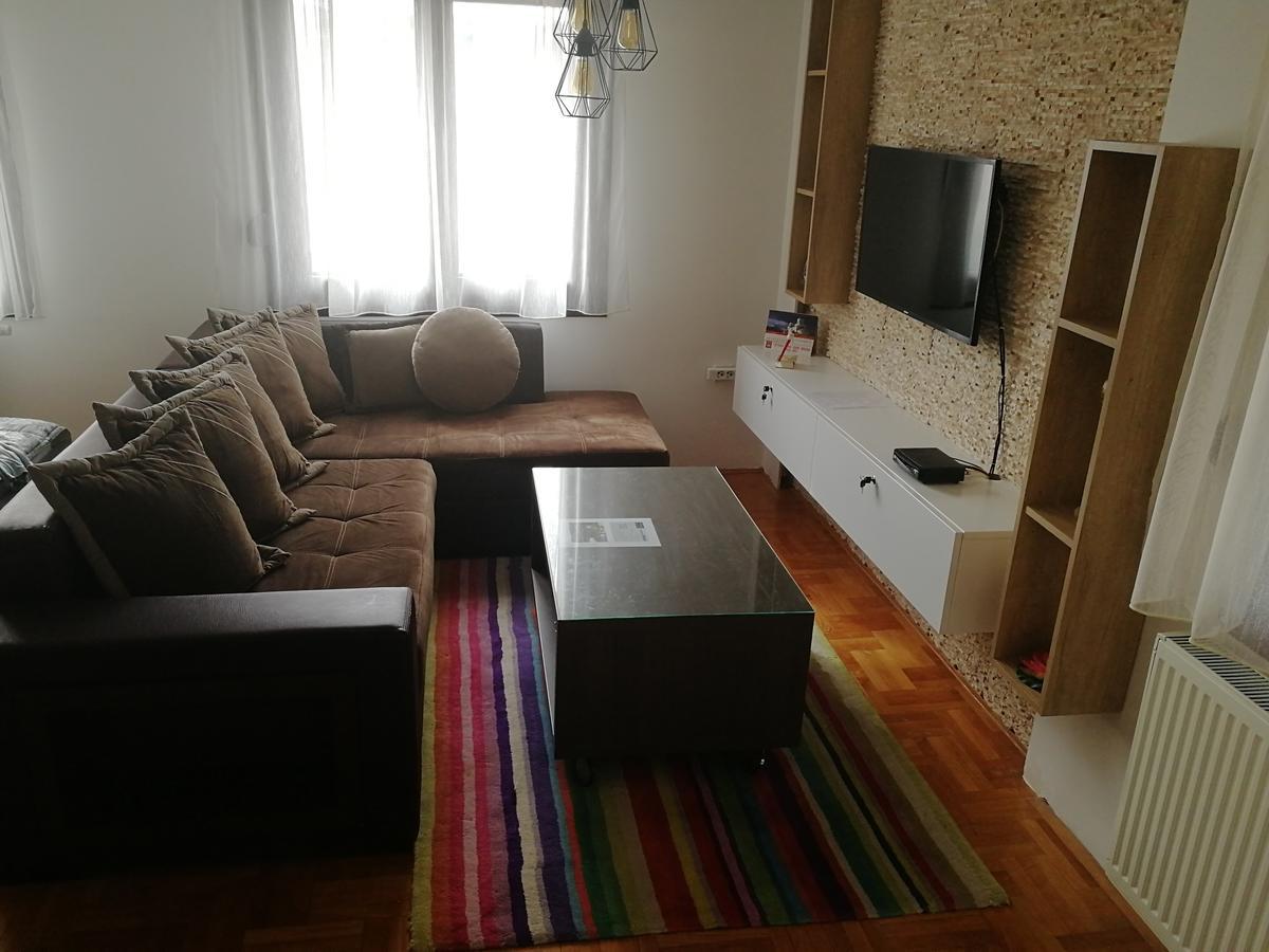 Apartment Aleksija Nis Luaran gambar